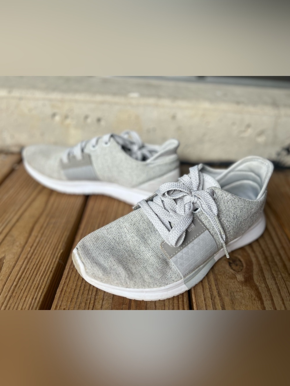 Reebok 6 1/2 Light Gray Knit Athletic Sneakers - Picture 8 of 12